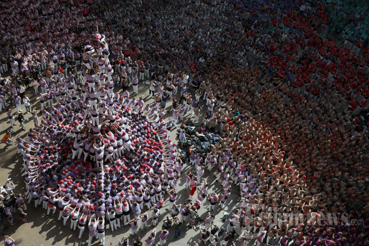 Potret Tradisi Menara Manusia di Spanyol