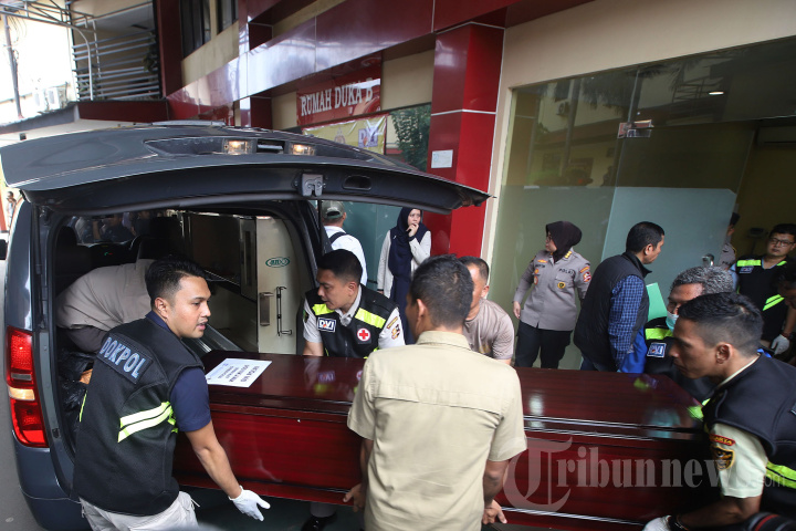 RS Polri Serahkan 7 Jenazah Kebakaran Terra Drone
