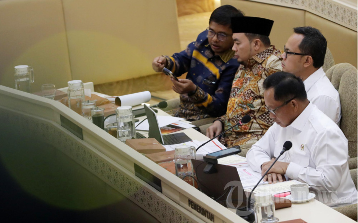 Raker Komisi II DPR dengan Mendagri Bahas Hasil Pilkada Serentak