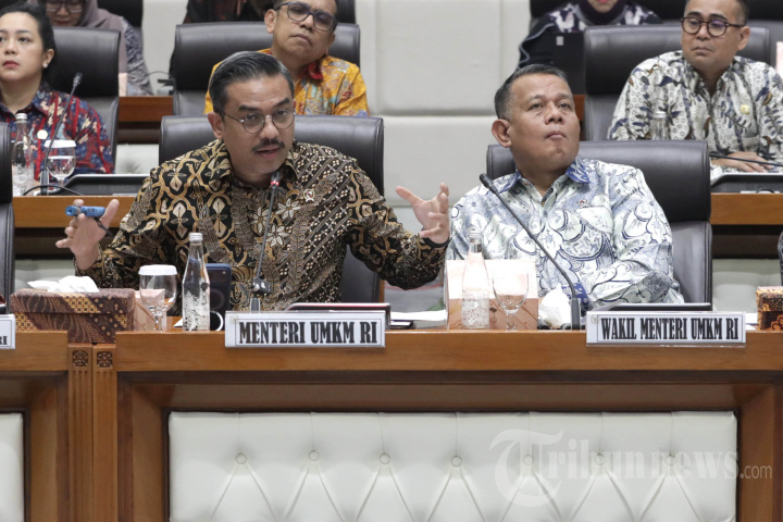 Raker Komisi VII DPR dengan Menteri UMKM