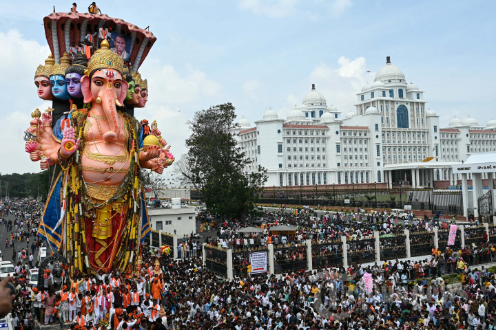 Semarak Perayaan Ganesha Chaturthi di India