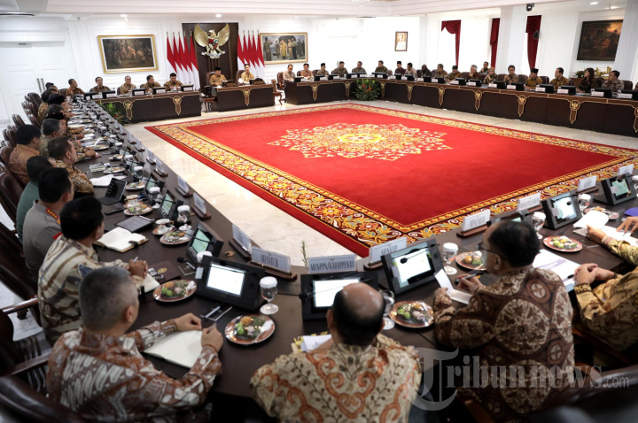 Sidang Kabinet Paripurna Perdana Kabinet Merah Putih