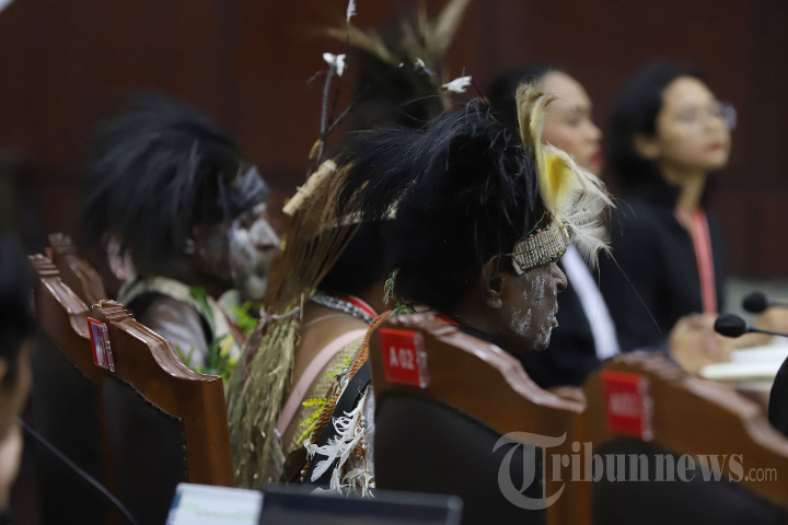 Sidang pengujian materiil tentang penetapan Perppu Cipta Kerja