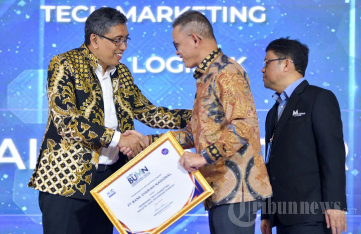Strategi-Digital-Unggul-Bank-BSN-Raih-Tech-Marketing-2026_20260507_160954.jpg