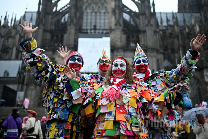 Suka Cita Dimulainya Musim Karnaval di Jerman