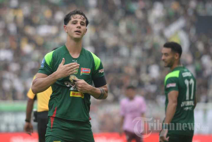Super-League-Persebaya-Gulung-Persik-Kediri-5-0_20260523_214611.jpg