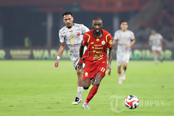 Super-League-Persija-Jakarta-Bungkam-Madura-United-2-0_20260124_011637.jpg