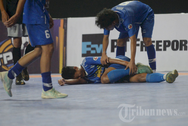 Tribun-Putih-Abu-Abu-Futsal-2026_20260613_214115.jpg