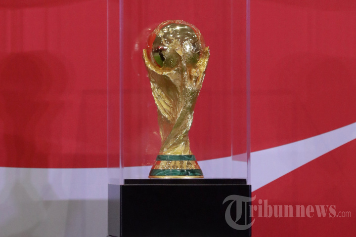 Trofi-Piala-Dunia-2026-di-Jakarta_20260122_194514.jpg
