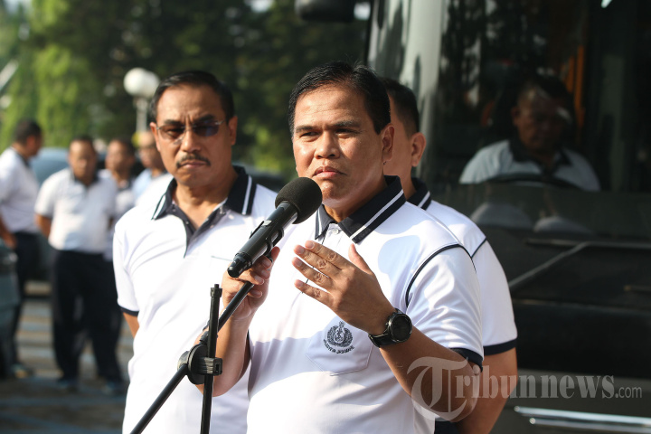 Uji-Coba-Penggunaan-Bus-Listrik-di-Lingkungan-TNI_20260416_220343.jpg
