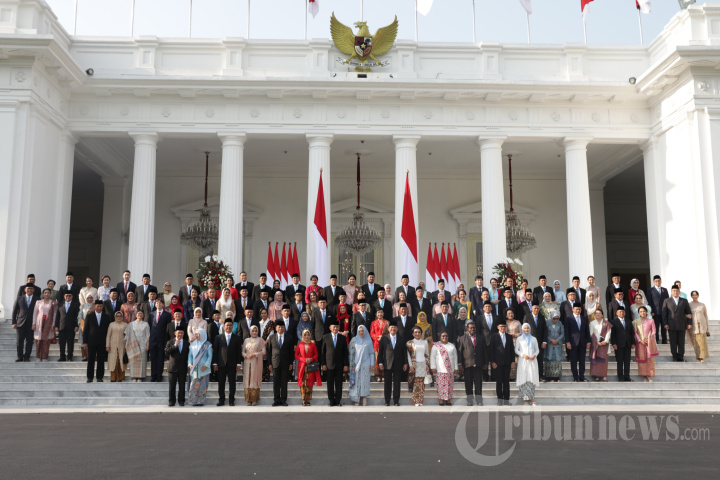 Wakil Menteri Kabinet Merah Putih Berfoto Bersama Usai Dilantik