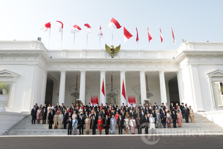Wakil Menteri Kabinet Merah Putih Berfoto Bersama Usai Dilantik