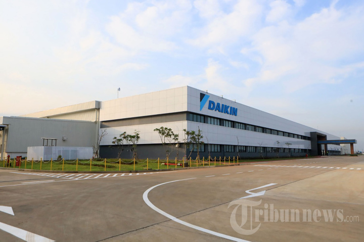 Wamenperin Kunjungi Pabrik DIID di Cikarang