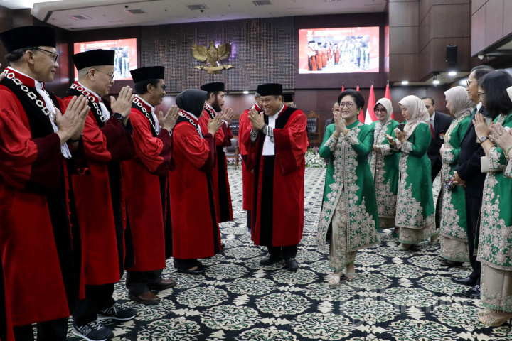 Wisuda Purnabakti Hakim Konstitusi Arief Hidayat