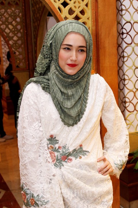 Adelia Pasha Hadiri Acara Seleb On News