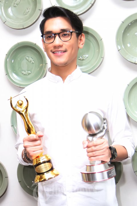 Afgan Menerima Anugerah Planet Muzik 2015 di Singapura