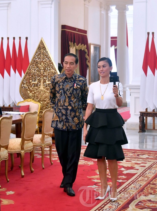 Agnes Monica Temui Jokowi