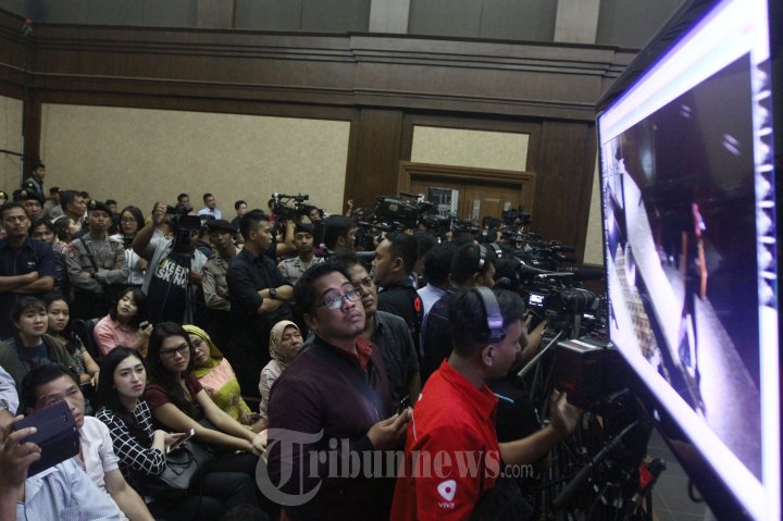 Ahli Digital Forensik Berikan Kesaksian di Sidang Jessica