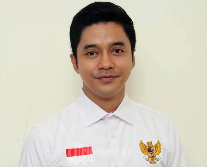 Artis Ahmad Adly Fairuz, yang akrab disapa Adly Fairuz kian mantab terjun kedunia politik menjadi salah satu Calon Aggota Legislatif DPR RI pada pemilihan Anggota Legislatif 2019 dari Partai Nasdem dapil Jawa Tengah. 