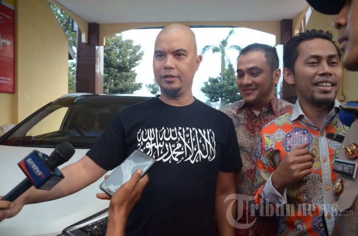 Ahmad Dhani Penuhi Panggilan Polda Jawa Timur