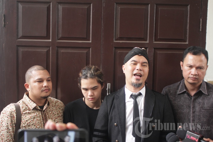 Ahmad Dhani Penuhi Panggilan Sidang Pencemaran Nama Baik