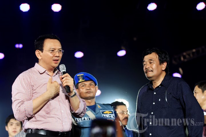 Ahok Buka Pesta Kembang Api