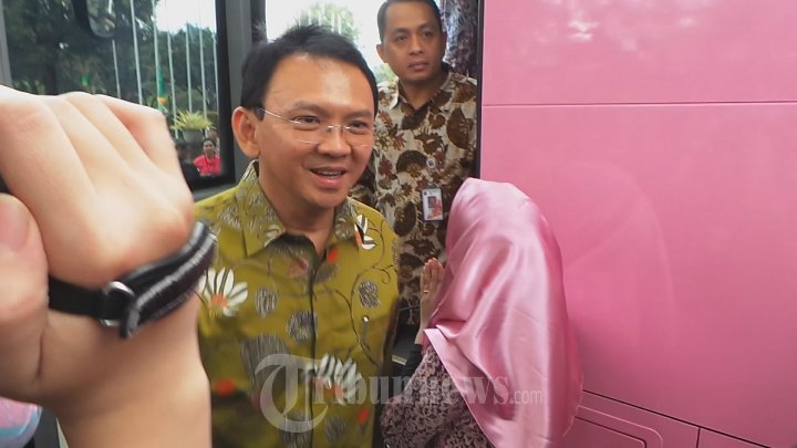 Ahok Istri Veronica Resmikan Bus Transjakarta Khusus Perempuan