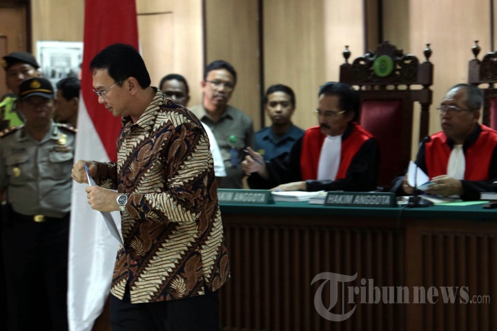 Ahok Jalani Sidang Perdana