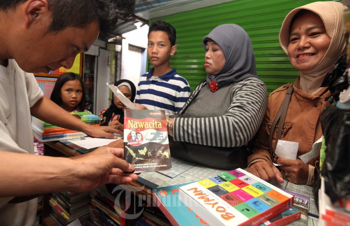 Ajaran Baru Toko Buku Sekolah Laris
