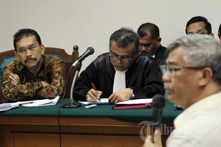 Akil Mochtar Jadi Saksi di Sidang Bonaran Situmeang