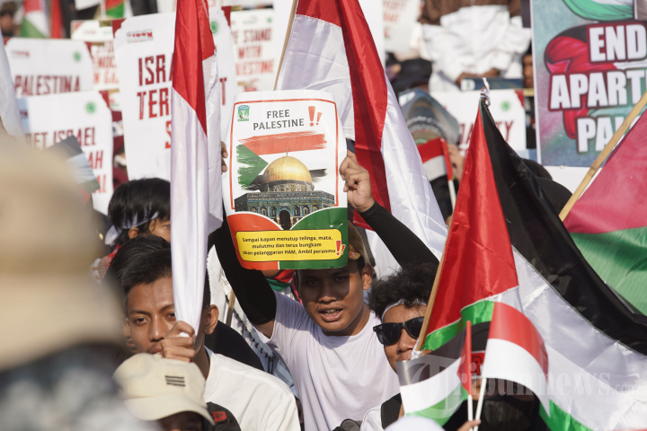 Aksi Bela Palestina Kepung Kedubes AS