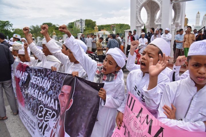 Aksi Bela Ulama UAS di Banda Aceh