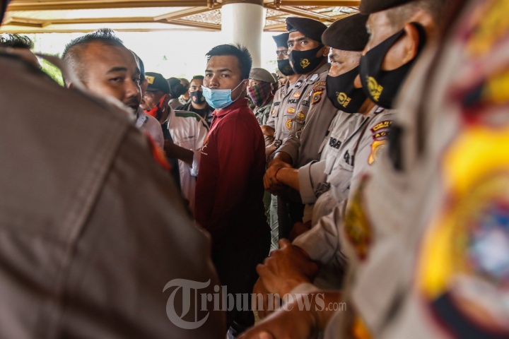 Aksi Damai Geram Gugat PLT Gubernur Aceh
