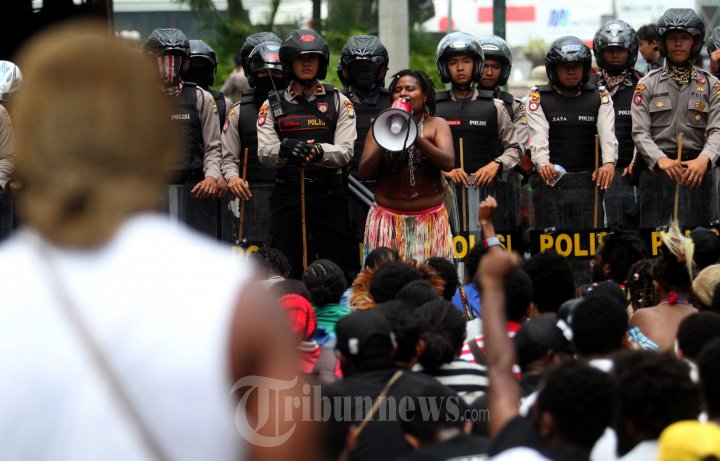 Aksi Damai Mahasiswa Papua Dibubarkan Kepolisian