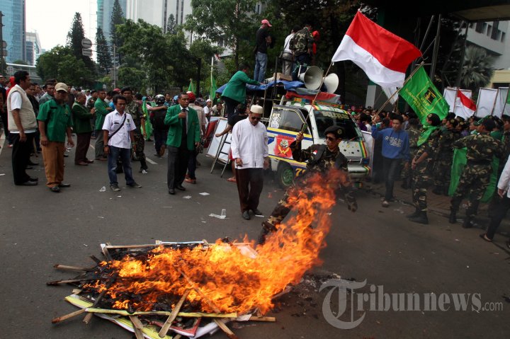 Aksi Desak Pengesahan SK Kepengurusan PPP