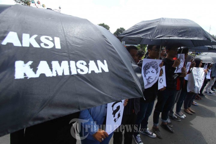Aksi Kamisan Peringati Kematian Munir