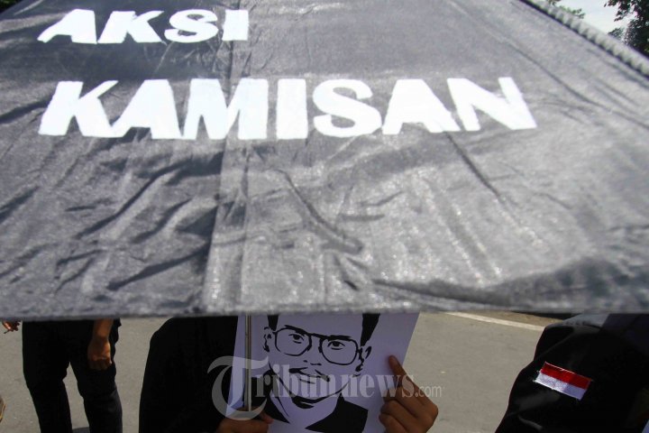 Aksi Kamisan Peringati Kematian Munir