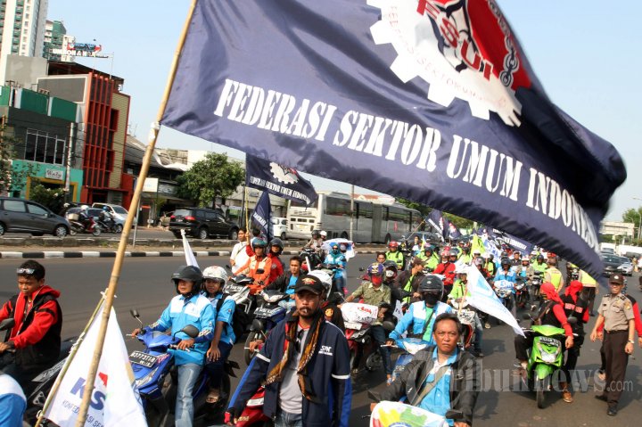 Aksi Longmarch Buruh Tolak PP Nomor 78