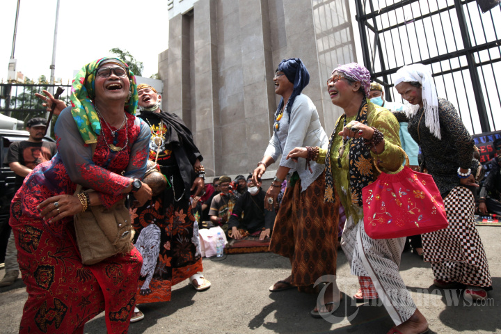 Aksi Masyarakat Sunda Mengecam Arteria Dahlan