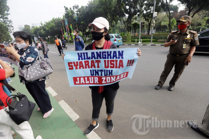 Aksi Orang Tua Siswa Tolak PPDB Berdasarkan Usia