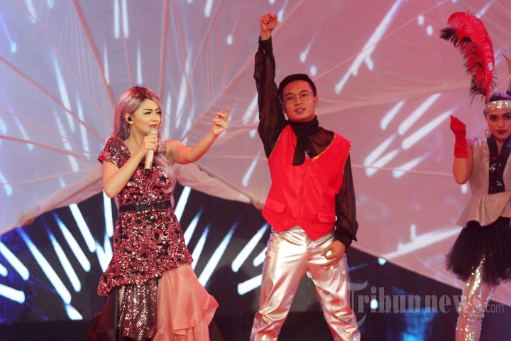 Aksi Panggung Jenita Janet
