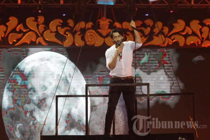 Aksi Panggung Shaheer Sheikh di Melodi Lonceng Cinta