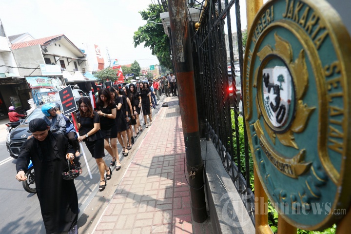 Aksi Ruwatan di Sidang Sisca Dewi