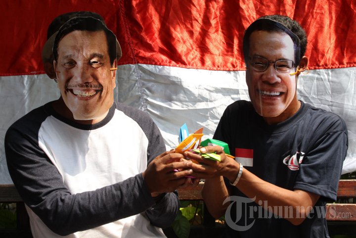Aksi Selamatkan Teluk Jakarta Di Kemenko Maritim