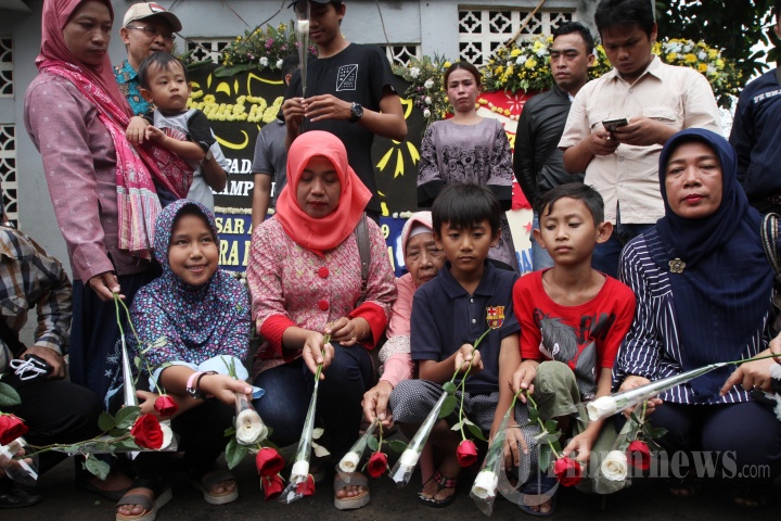 Aksi Simpatik Ledakan Bom Kampung Melayu