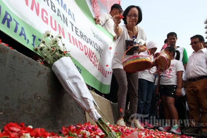 Aksi Simpatik Terkait Bom Sarinah Di CFD