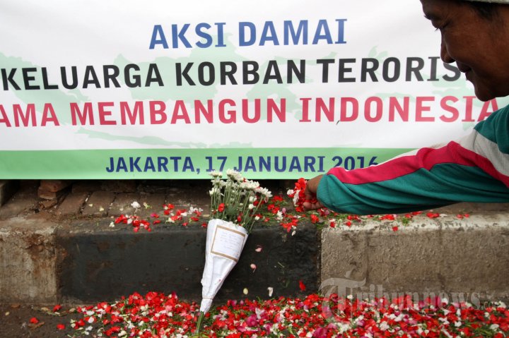 Aksi Simpatik Terkait Bom Sarinah Di CFD