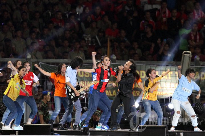 Aksi Slank Di Final Piala Jenderal Sudirman