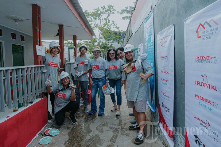 Aksi Sosial Renovasi Sekolah di Desa Gunung Putri
