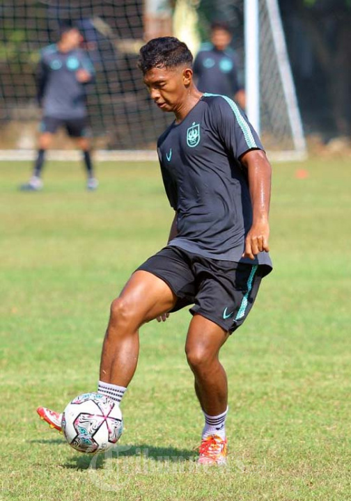 Aksi striker PSIS Semarang Andreas Chrismanto Ado